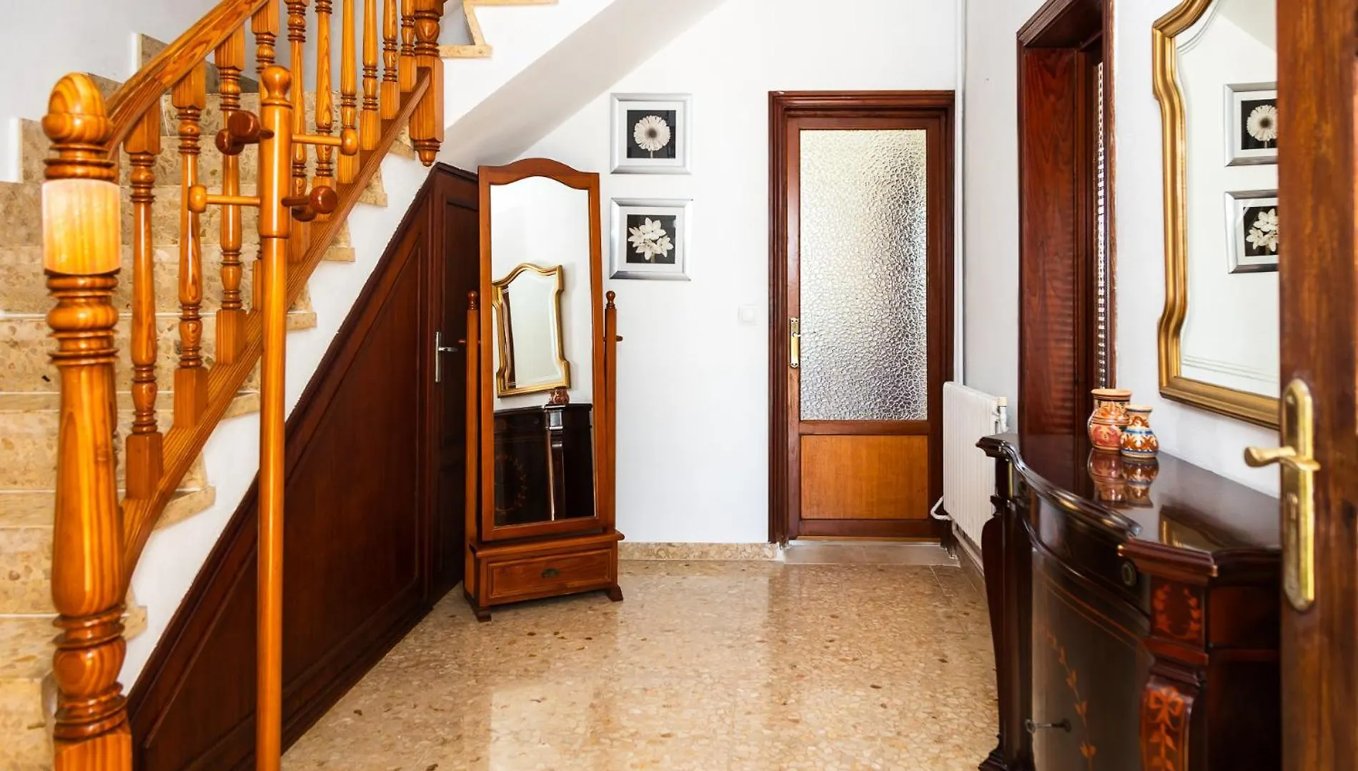 Villa Ca Na Susana. 3 Km From The Nearest Beach Urbanicacion ses palmeres Nyaraló